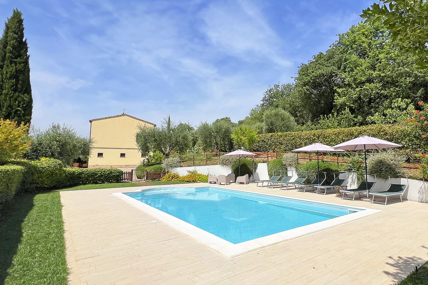 Spacious holiday villa with private pool near the Adriatic coast