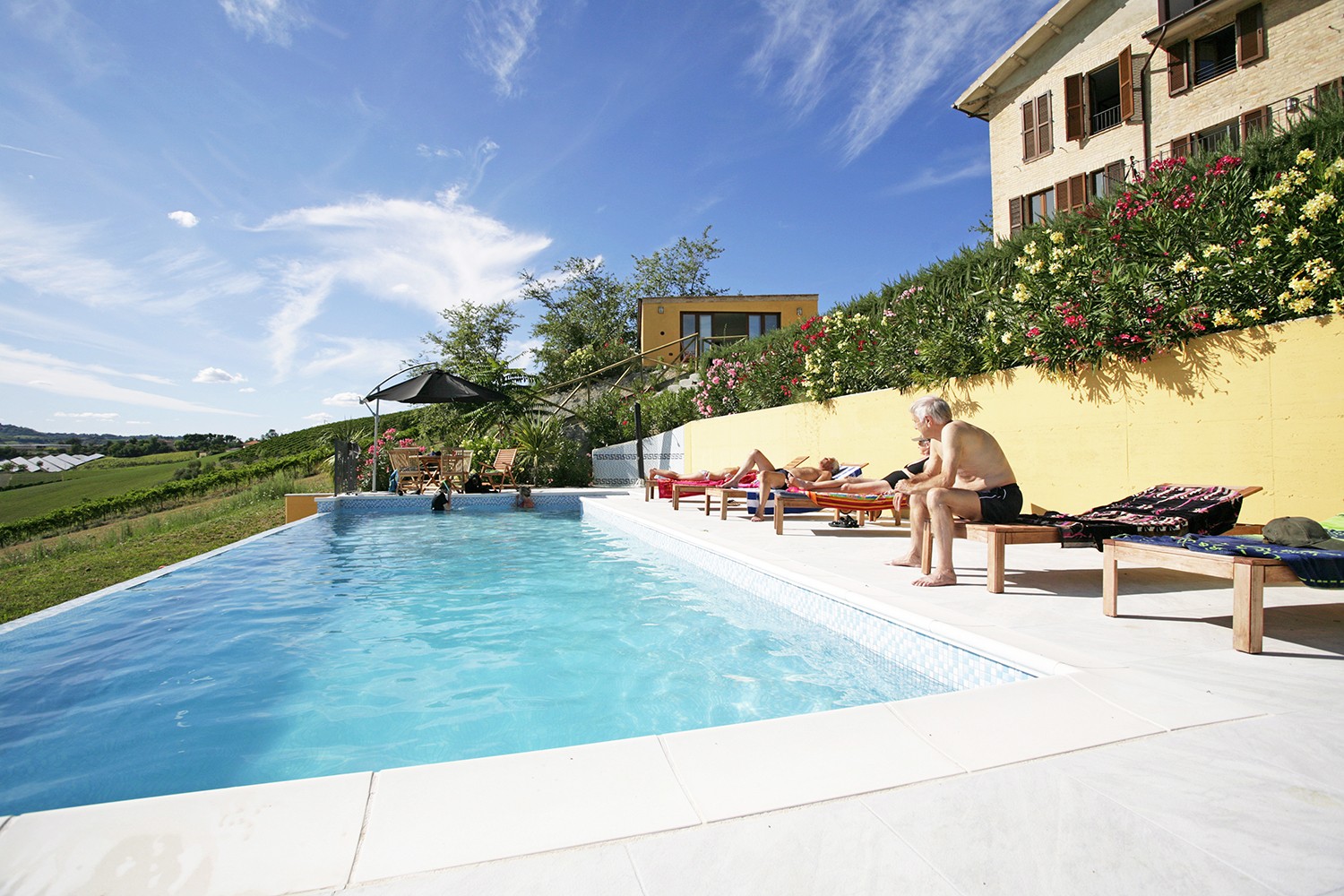 Luxus-Ferienvilla mit Pool in Dorfnähe
